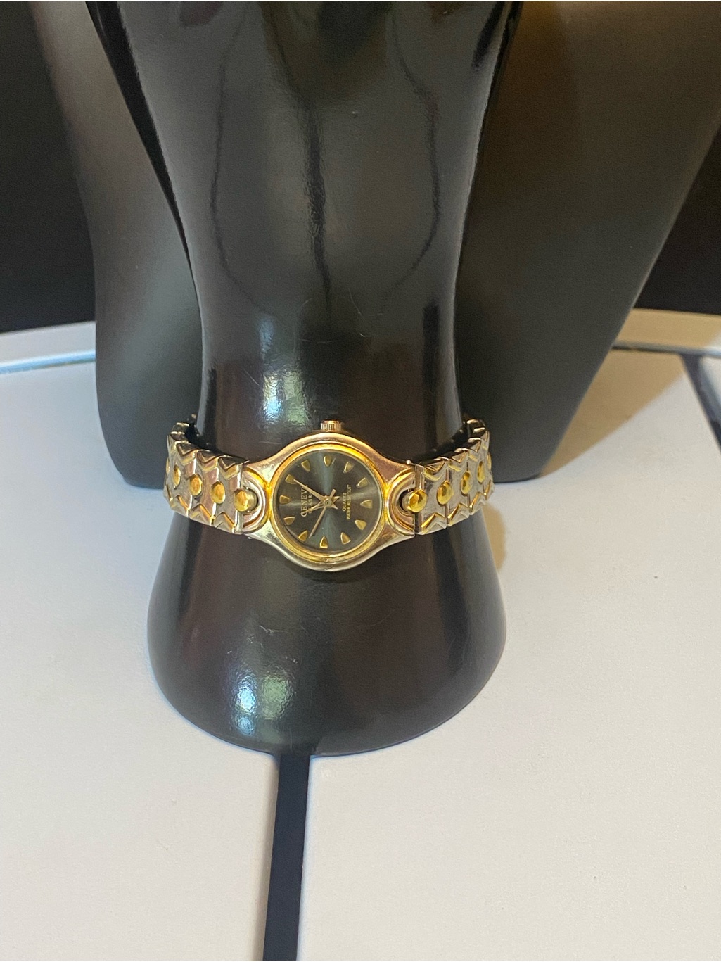 Geneva Vintage Womens Wristwatch Stainless Steel Black Dial